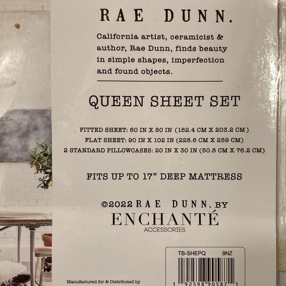 NEW! Rae Dunn NORTH POLE SANTA & MRS CLAUS CHRISTMAS QUEEN SIZE SHEETS - Picture 5 of 9